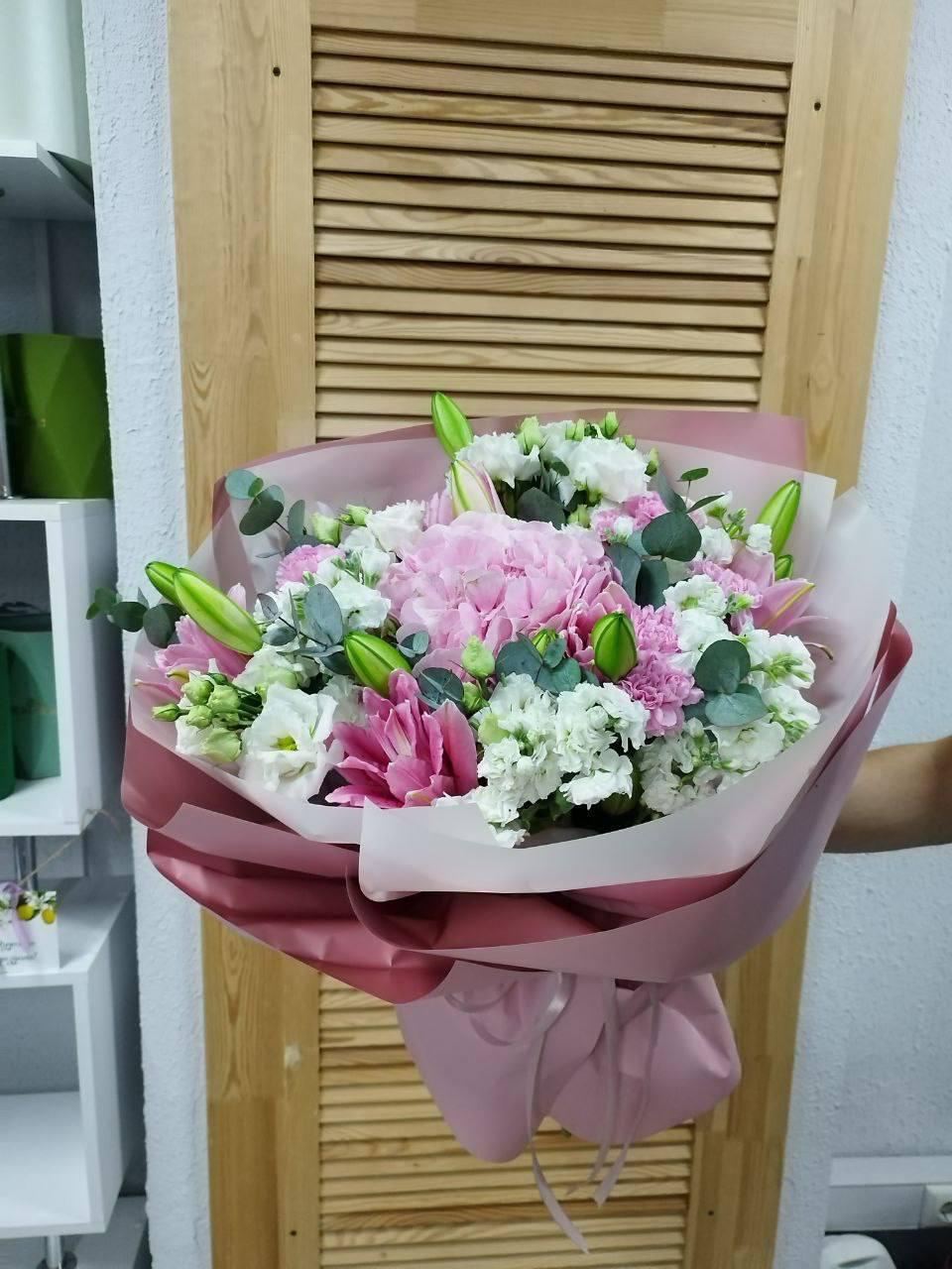 Цветы в подарок